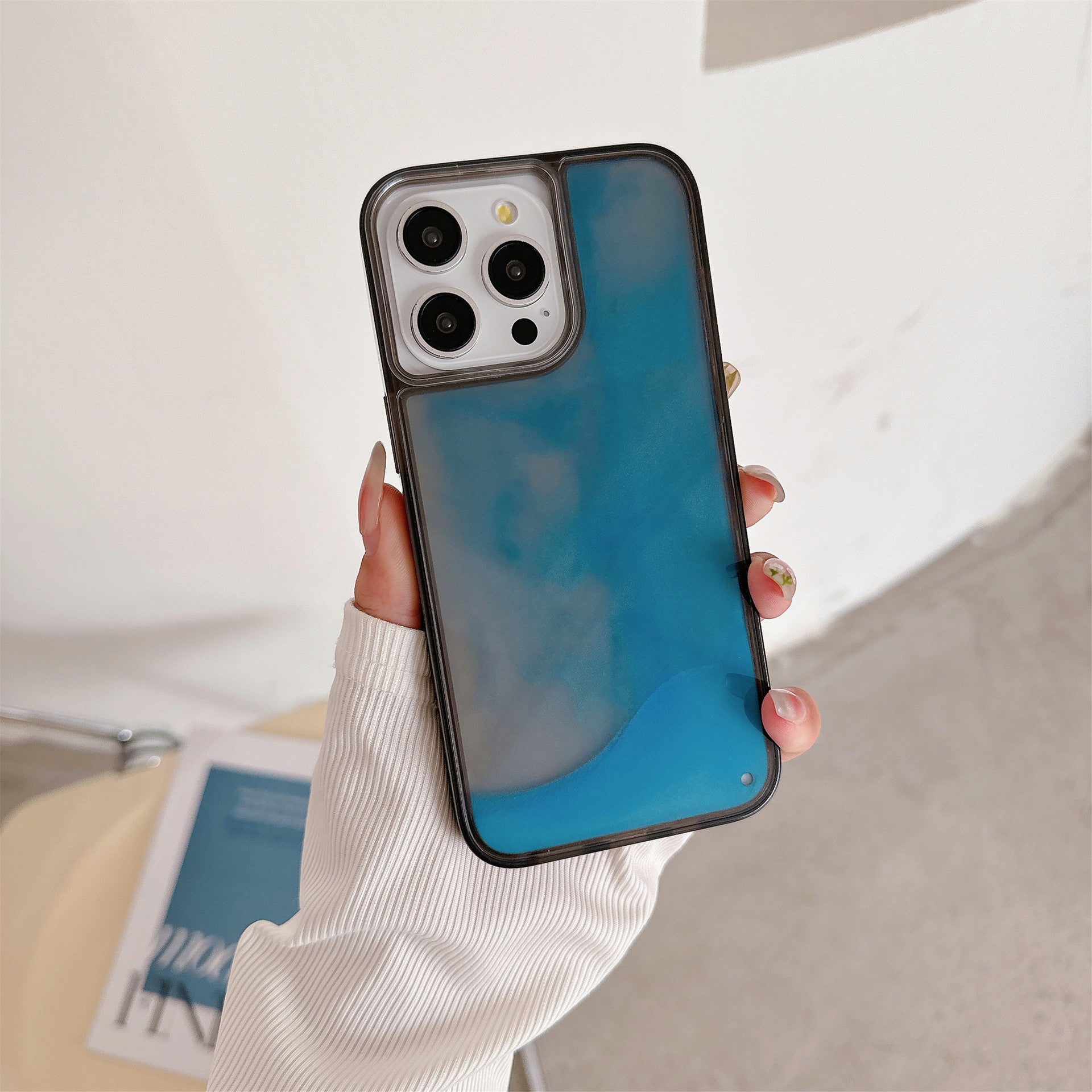 iPhone - Luminous Quicksand Case