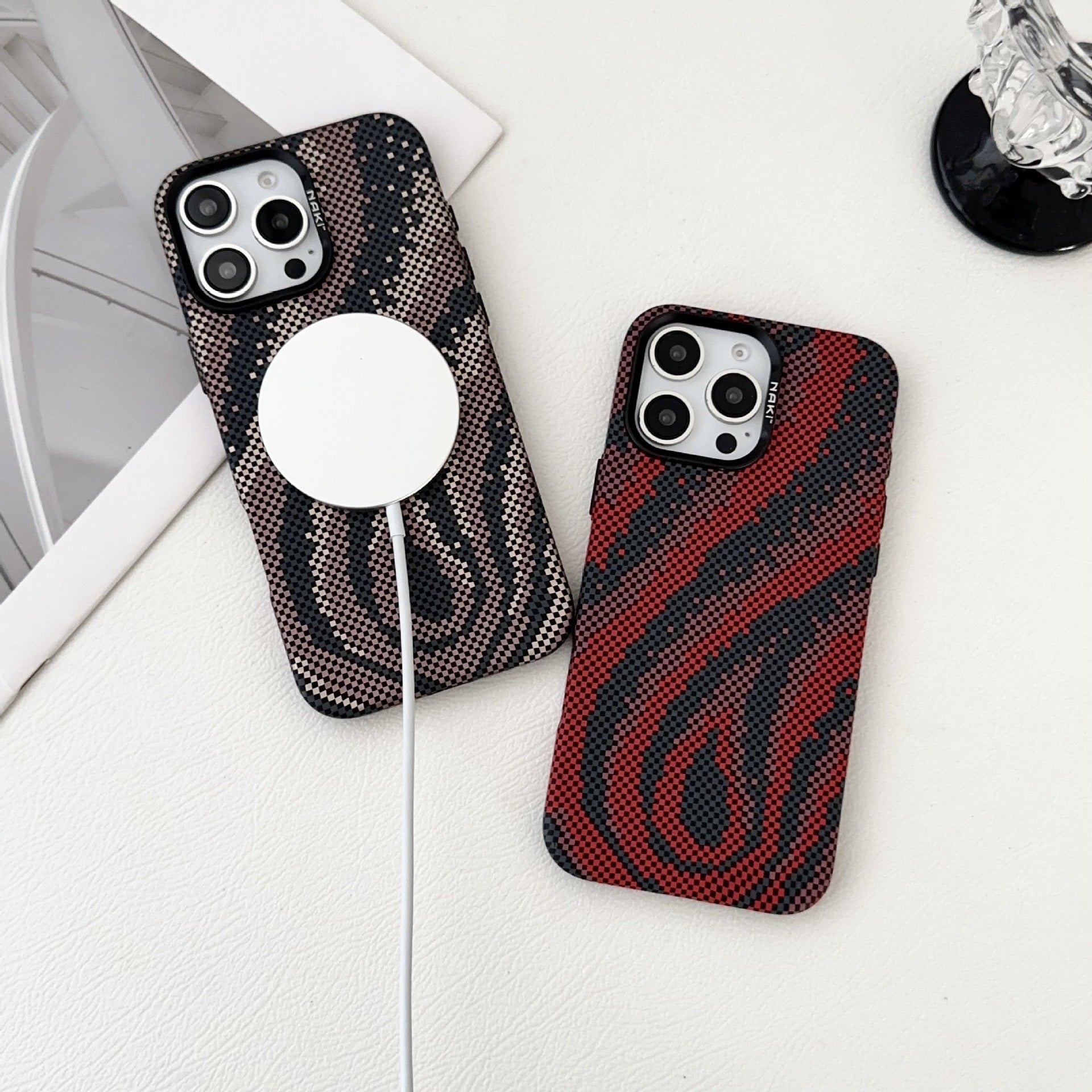 iPhone - Flame Grid Pattern Case