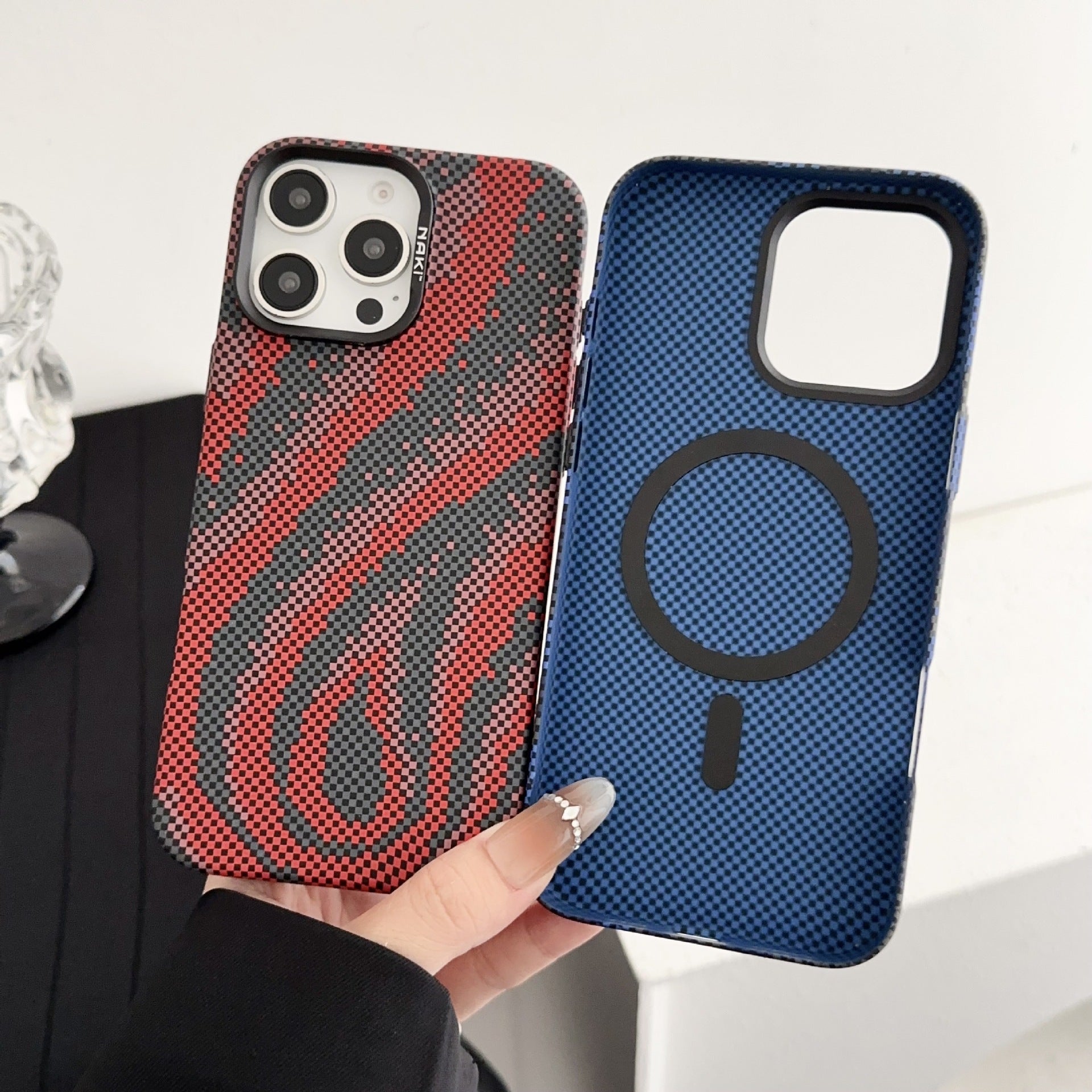 iPhone - Flame Grid Pattern Case