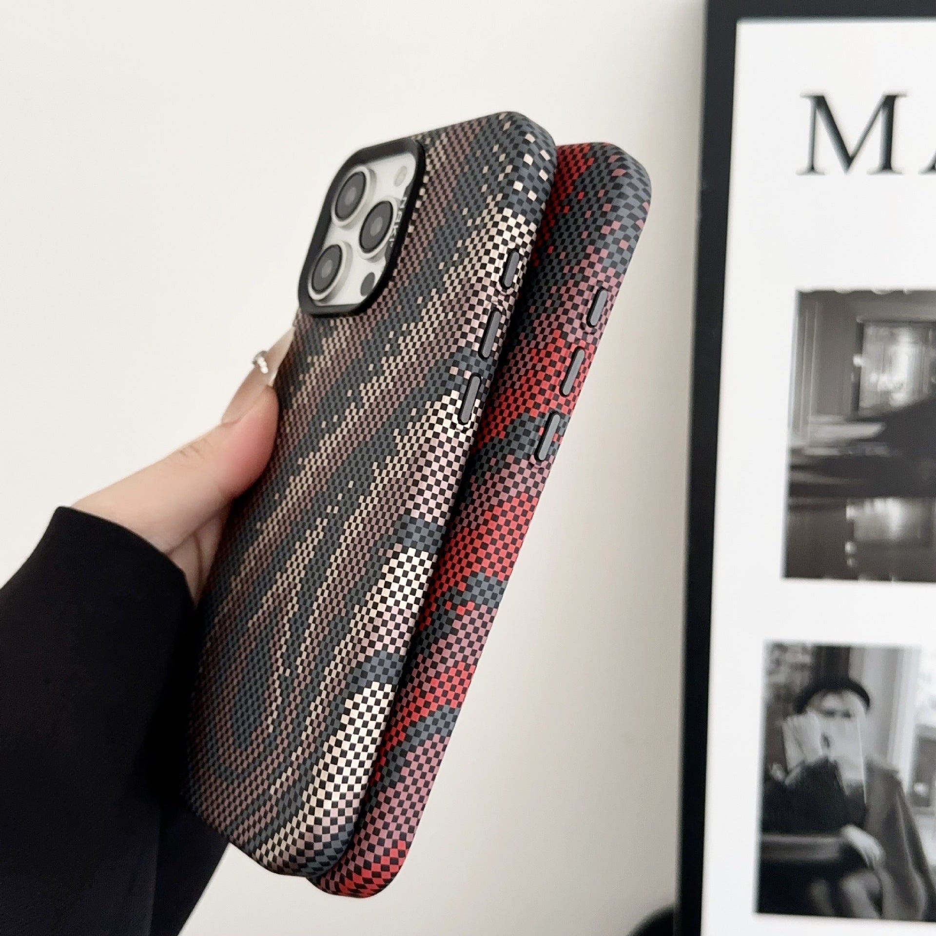 iPhone - Flame Grid Pattern Case