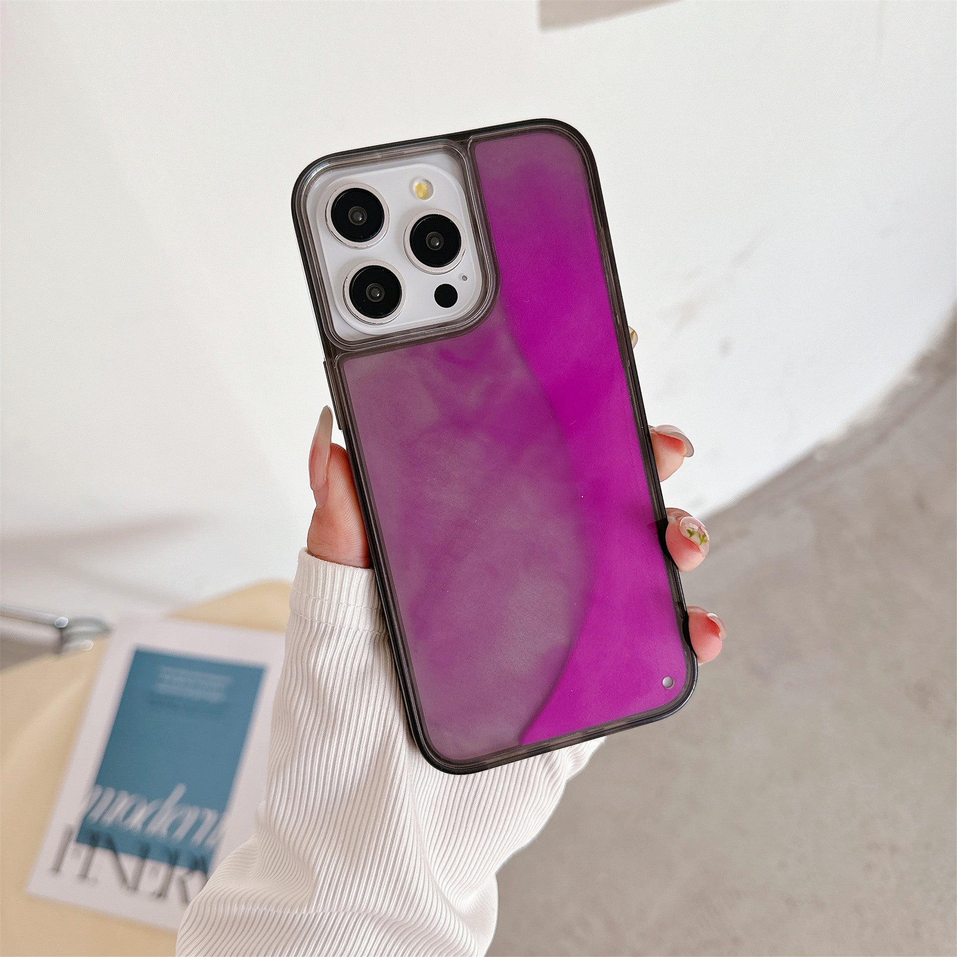 iPhone - Luminous Quicksand Case