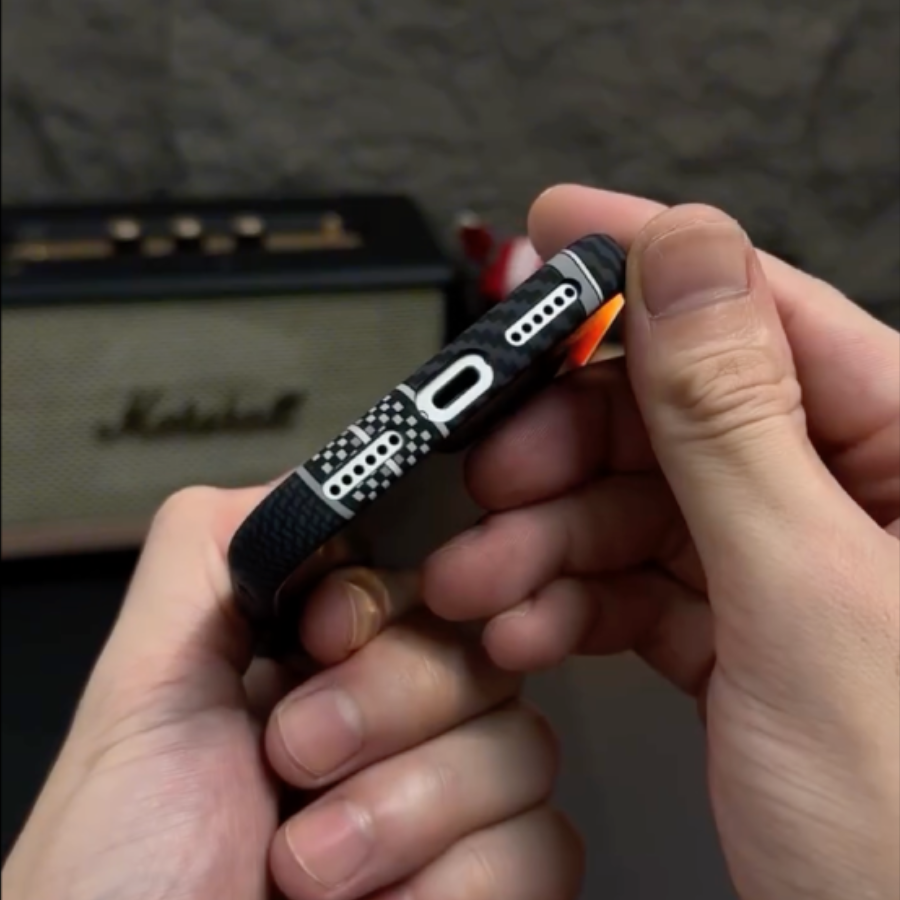 iPhone - Carbon Grid Case