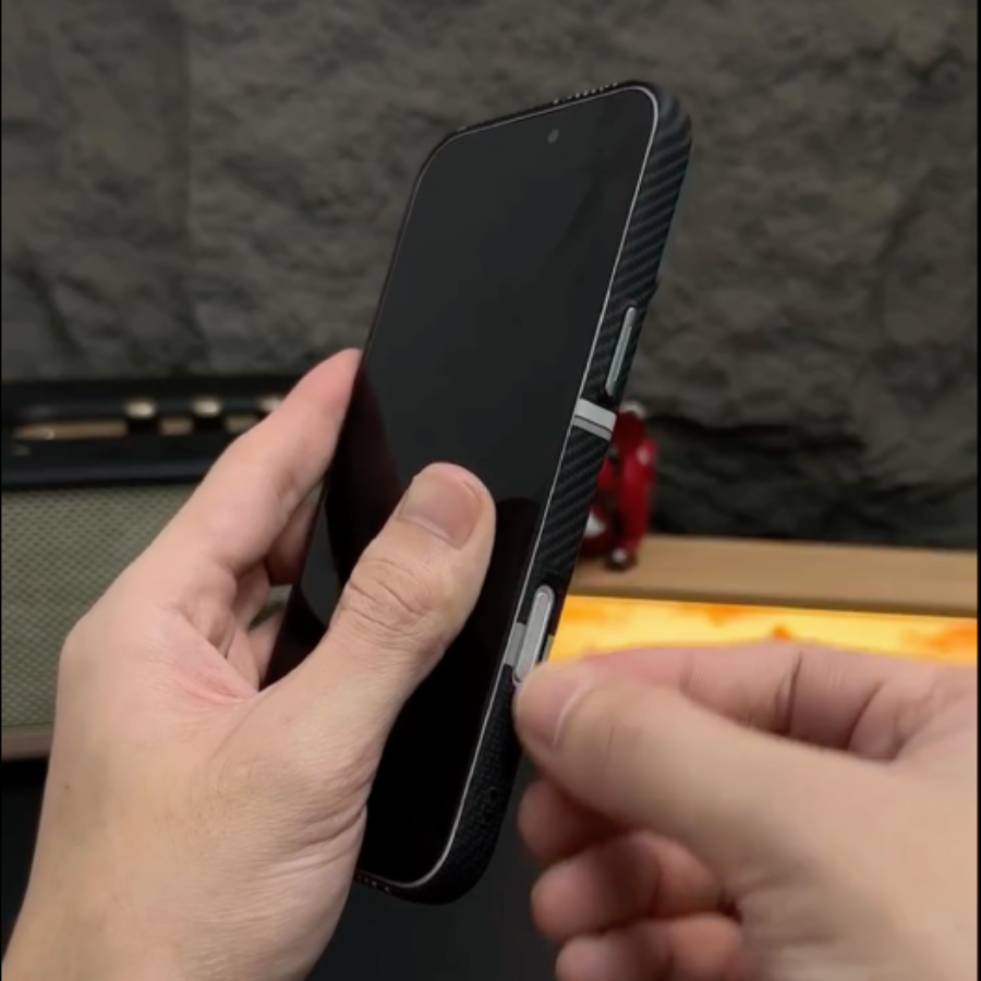 iPhone - Carbon Grid Case